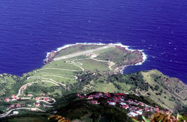 flugvllur-Juancho-E.-Yrausquin-Airport